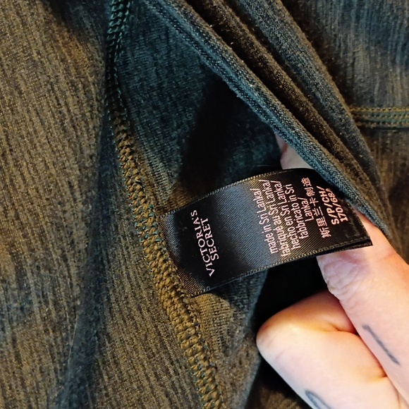 Victoria's Secret Dark Green Leggings - Picture 6 of 6